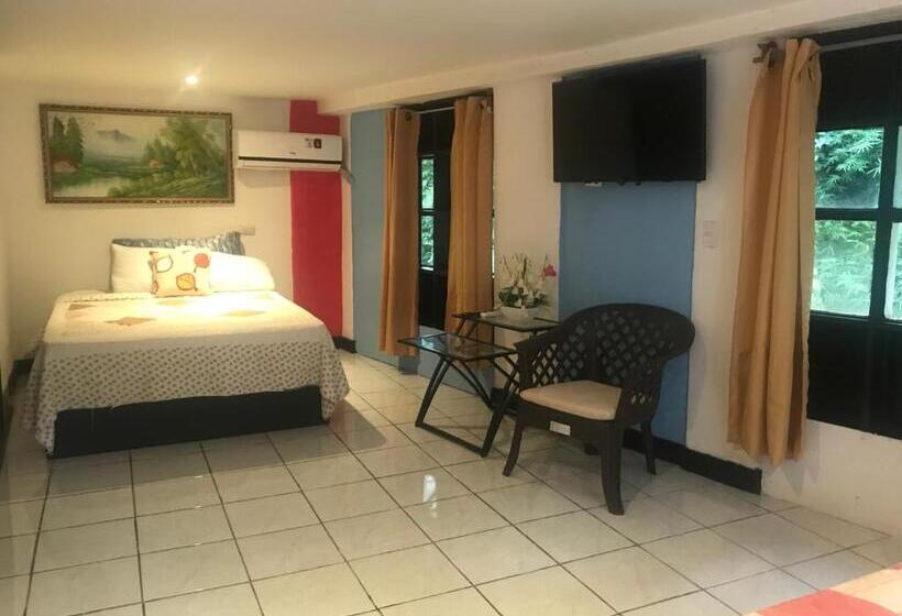 חדר משפחתי, Cabinas Cafe Del Mar