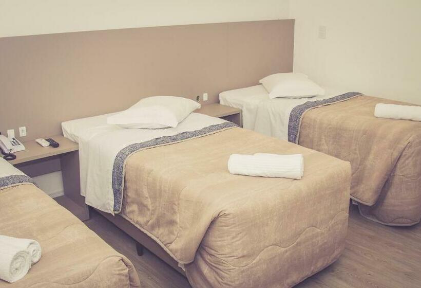 חדר דלוקס לשלושה, Luar Atlantico