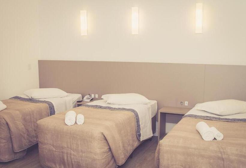 חדר דלוקס לארבעה, Luar Atlantico