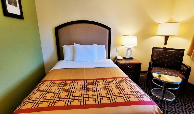 Номер Стандарт, Travel Inn And Suites  Sikeston Miner I 55 Exit 67