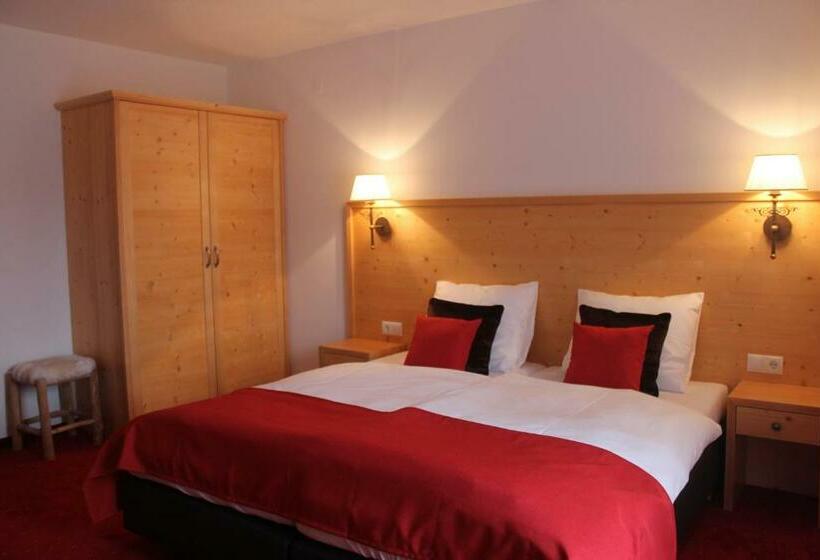 バルコニー付きスタンダードトリプルルーム, Alpenzeit