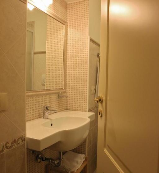 غرفة قياسية, Al Duomo Inn