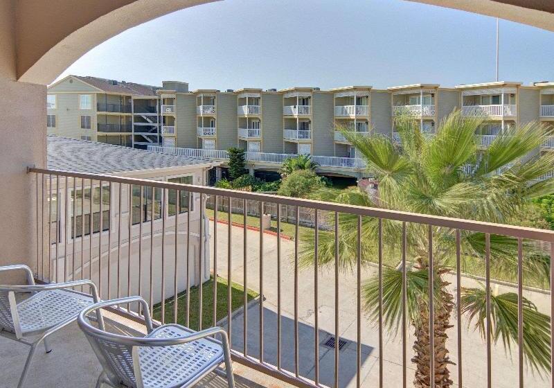 스위트 킹사이즈 침대, Spark By Hilton Galveston