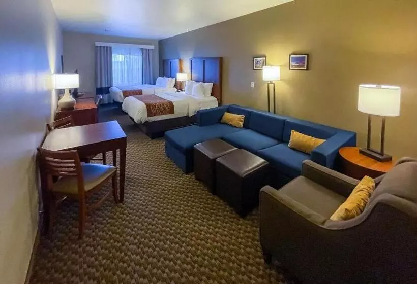 اتاق خانوادگی, Comfort Inn & Suites Midtown