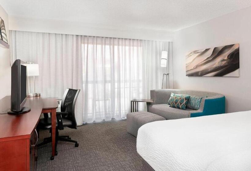 غرفة قياسية مزوَّدة بشُرفة, Courtyard Asheville