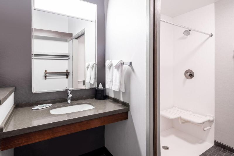 带大床的标准间, Courtyard By Marriott Denver Golden/red Rocks