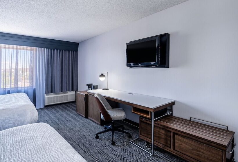 带2个双人床的标准工作室, Courtyard By Marriott Colorado Springs South