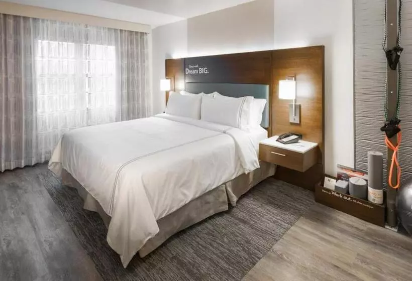 身障者適用キングサイズベッドルーム, Even Hotel Chicago Tinley Park Convention Center, An Ihg