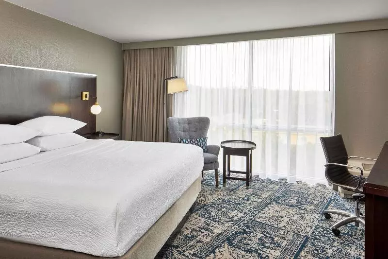 キングサイズベッドのジュニアスイート, Four Points By Sheraton Tallahassee Downtown