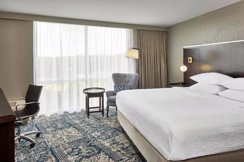 キングサイズベッドのスタンダードルーム, Four Points By Sheraton Tallahassee Downtown