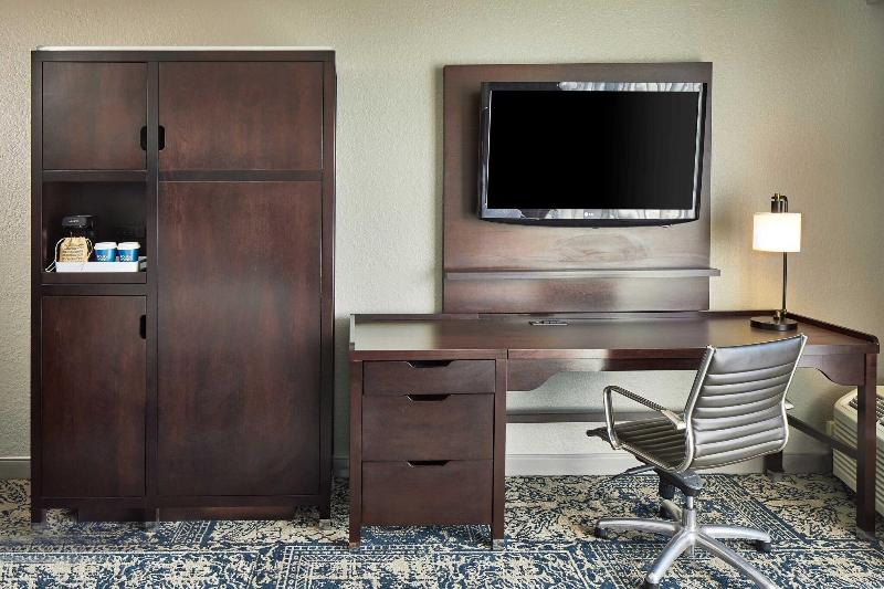 Стандартный Номер Кровать Кинг, Four Points By Sheraton Tallahassee Downtown