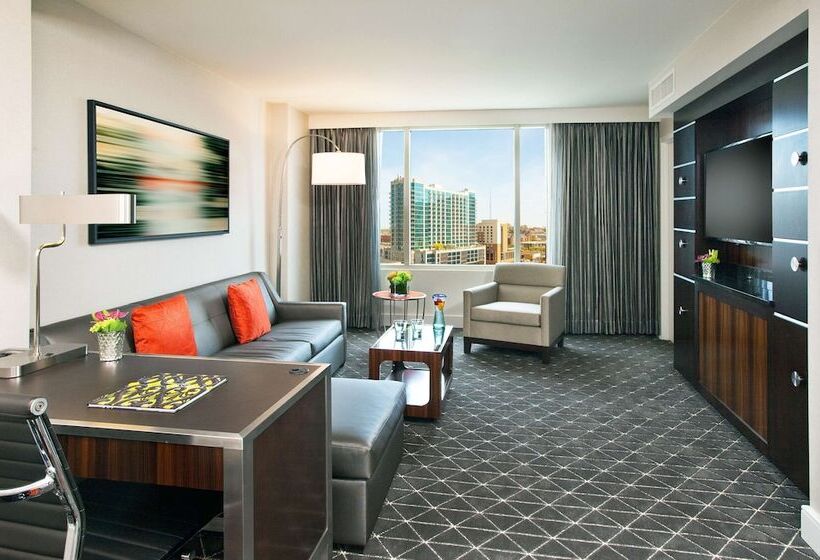 سوئیت با تخت بزرگ, Hilton Nashville Downtown