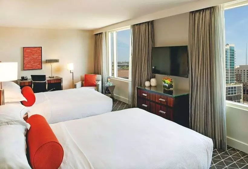 سوییت, Hilton Nashville Downtown
