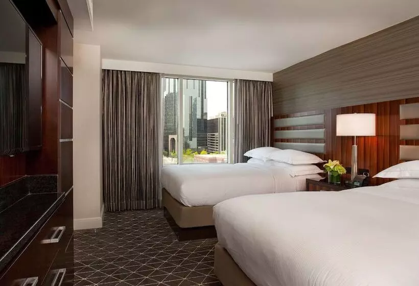 سوییت, Hilton Nashville Downtown