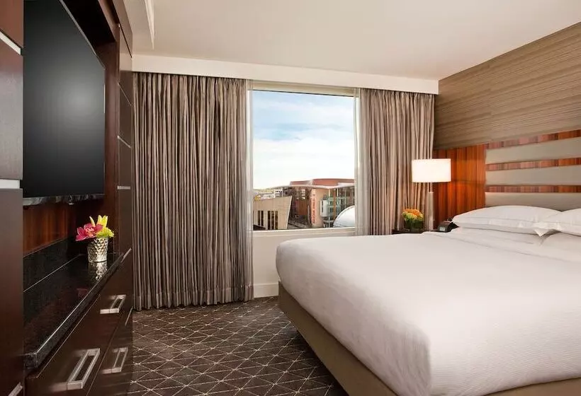 سوییت اجرایی, Hilton Nashville Downtown