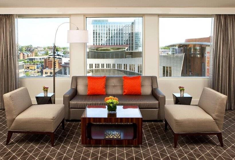 سوییت اجرایی, Hilton Nashville Downtown