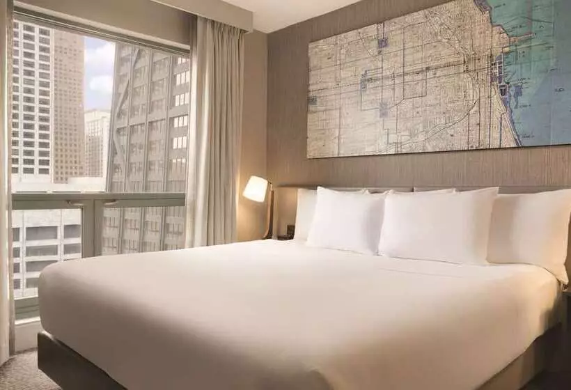 سوئیت با تخت بزرگ, Hilton Nashville Downtown