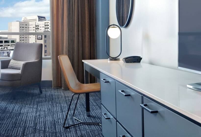 适用于残疾人士的豪华房间, Hilton Omaha