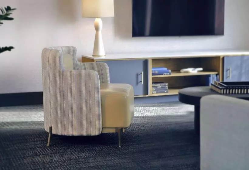 سوییت, Hilton Omaha