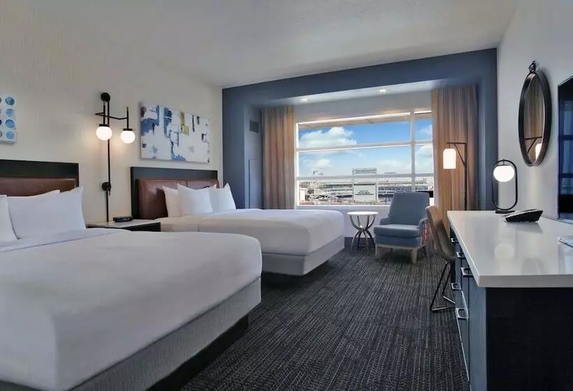اتاق استاندارد با 2 تخت دوبل, Hilton Omaha
