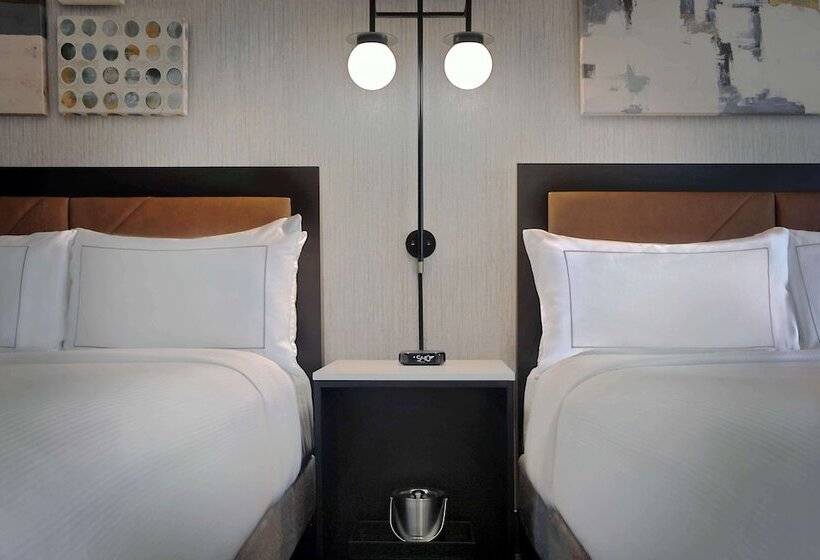 스탠다드 룸 더블 침대 2개, Hilton Omaha
