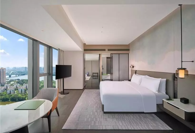 プレミアムルーム, Hilton Omaha