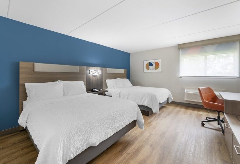 غرفه قياسيه سريرين مزدوجين, Holiday Inn Express Greencastle, An Ihg