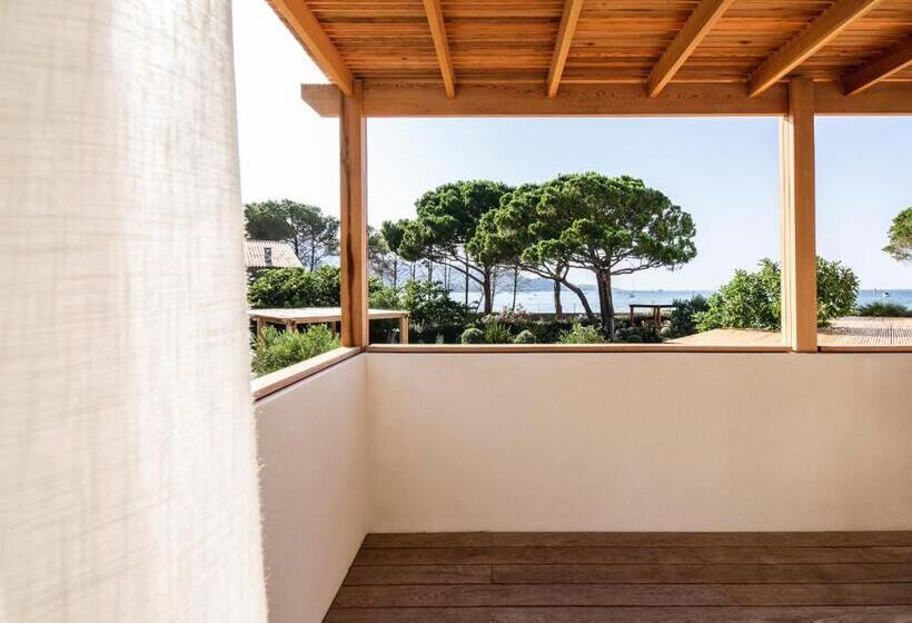 سوییت با چشمانداز جانبی دریا, Hôtel La Roya