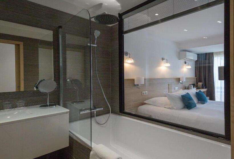 اتاق استاندارد با بالکن و چشمانداز دریا, Hôtel La Roya