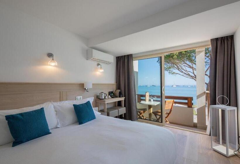 اتاق استاندارد با بالکن و چشمانداز دریا, Hôtel La Roya