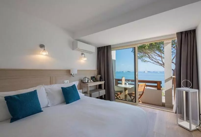オーシャンビュースタンダードルームバルコニー付き, Hôtel La Roya