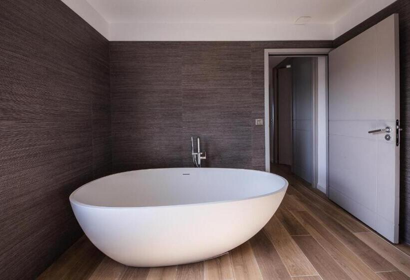 سوییت با چشمانداز دریا, Hôtel La Roya