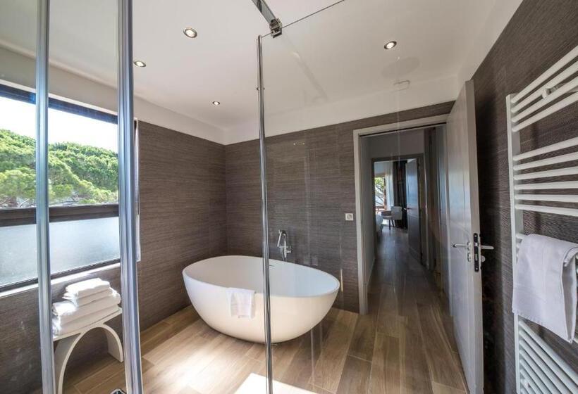 سوییت با چشمانداز دریا, Hôtel La Roya