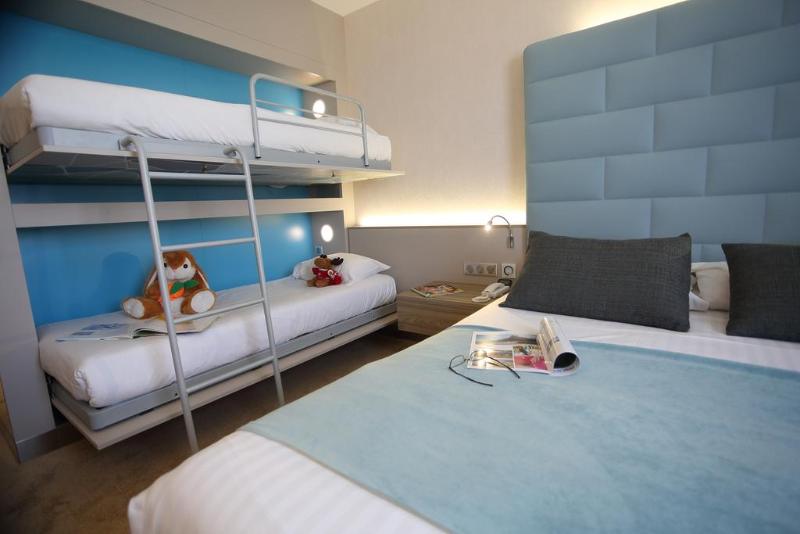 חדר פרמיום לארבעה, Plaza  Site Du Futuroscope