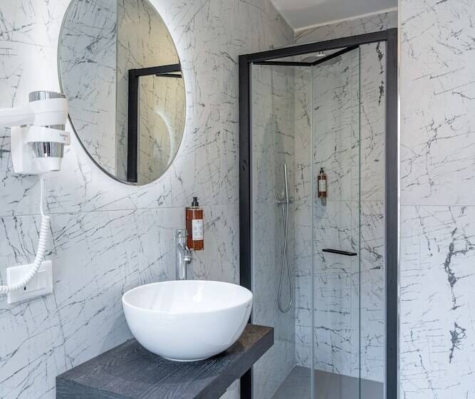 اتاق استاندارد سه نفره, Villa Rosa