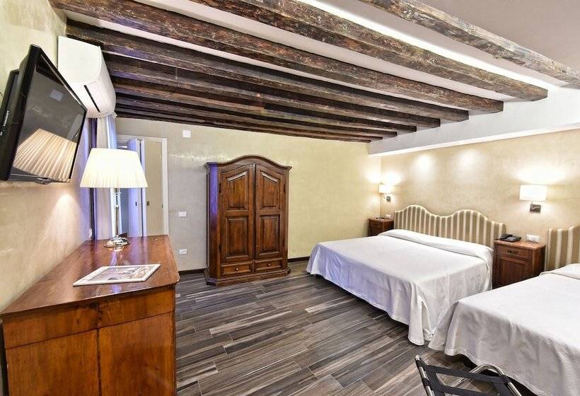 اتاق استاندارد سه نفره, Villa Rosa