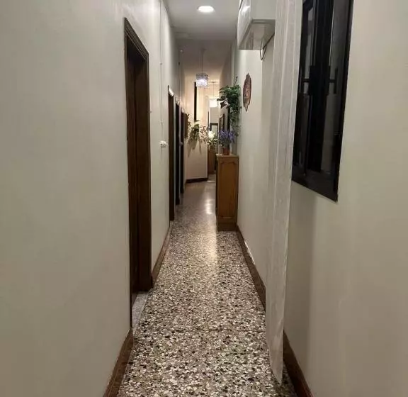 اتاق استاندارد سه نفره, Villa Rosa