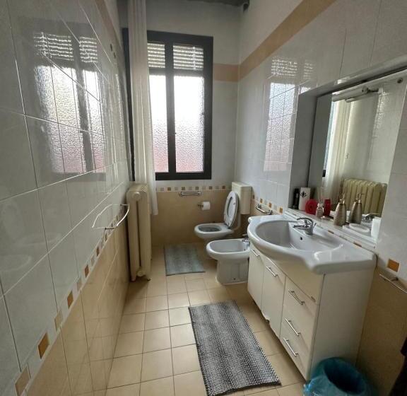 اتاق استاندارد سه نفره, Villa Rosa