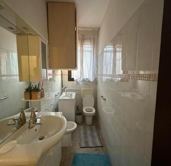 اتاق استاندارد سه نفره, Villa Rosa