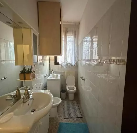 اتاق استاندارد سه نفره, Villa Rosa