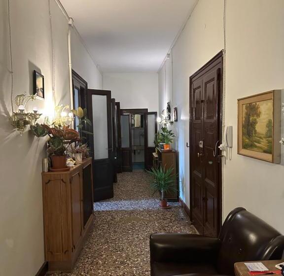 اتاق استاندارد سه نفره, Villa Rosa