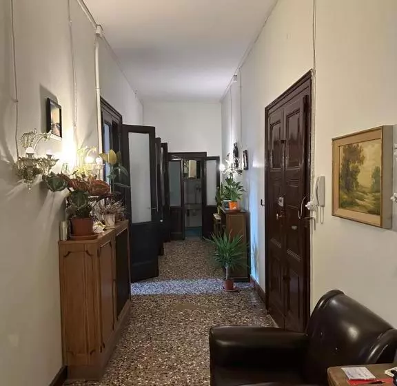 اتاق استاندارد سه نفره, Villa Rosa