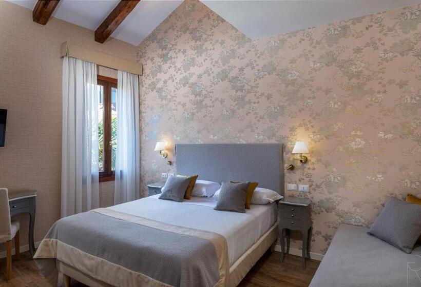 اتاق استاندارد سه نفره, Villa Rosa