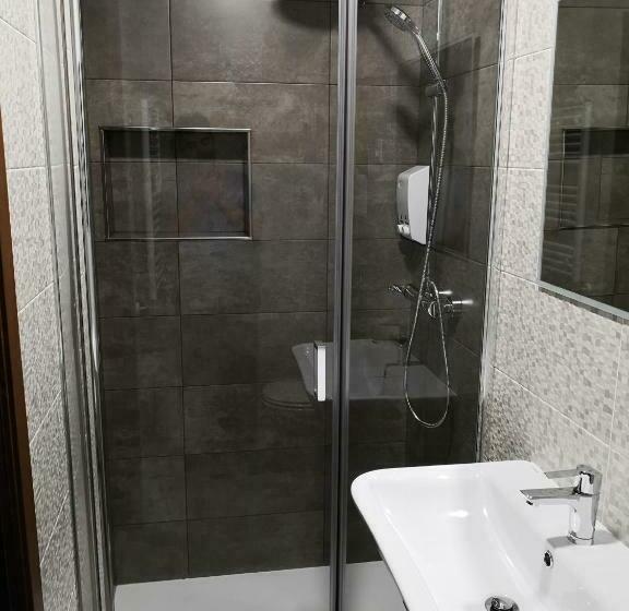 スタンダードトリプルルーム, Pensión Plaza