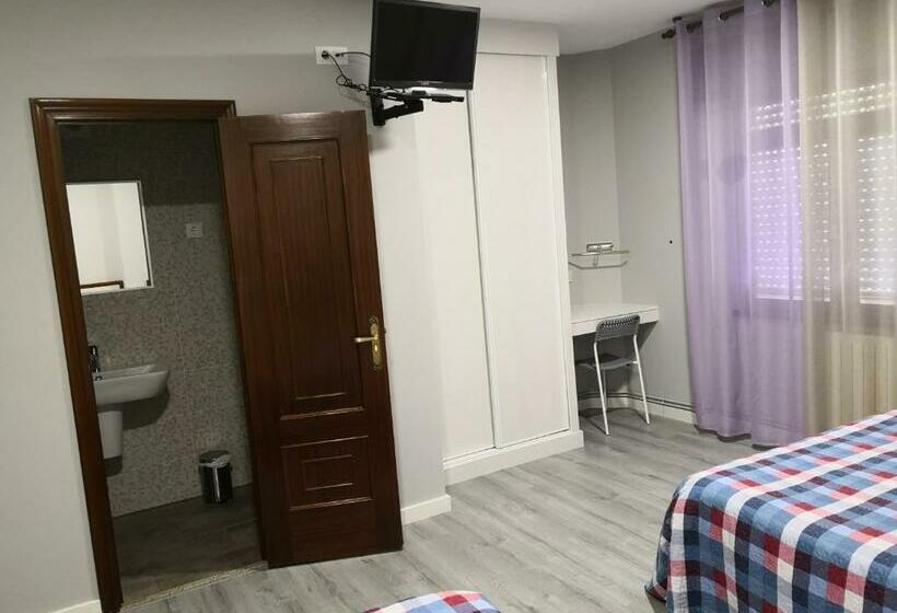 スタンダードトリプルルーム, Pensión Plaza