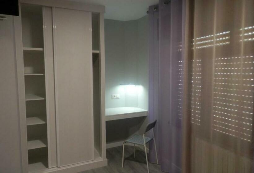 スタンダードトリプルルーム, Pensión Plaza