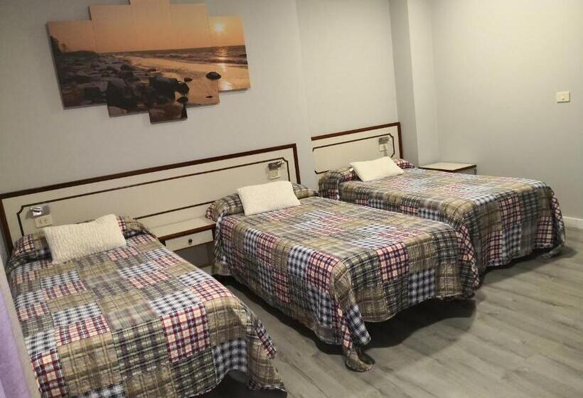 スタンダードトリプルルーム, Pensión Plaza