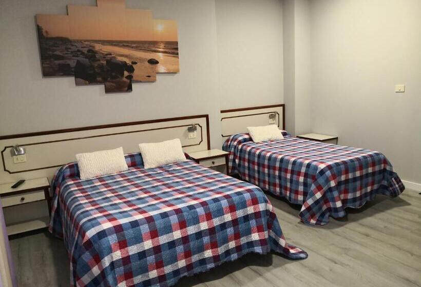 スタンダードトリプルルーム, Pensión Plaza