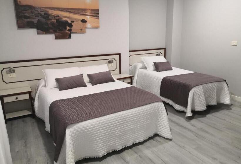 スタンダードトリプルルーム, Pensión Plaza