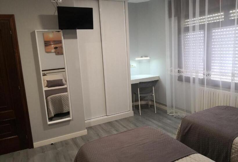 スタンダードトリプルルーム, Pensión Plaza